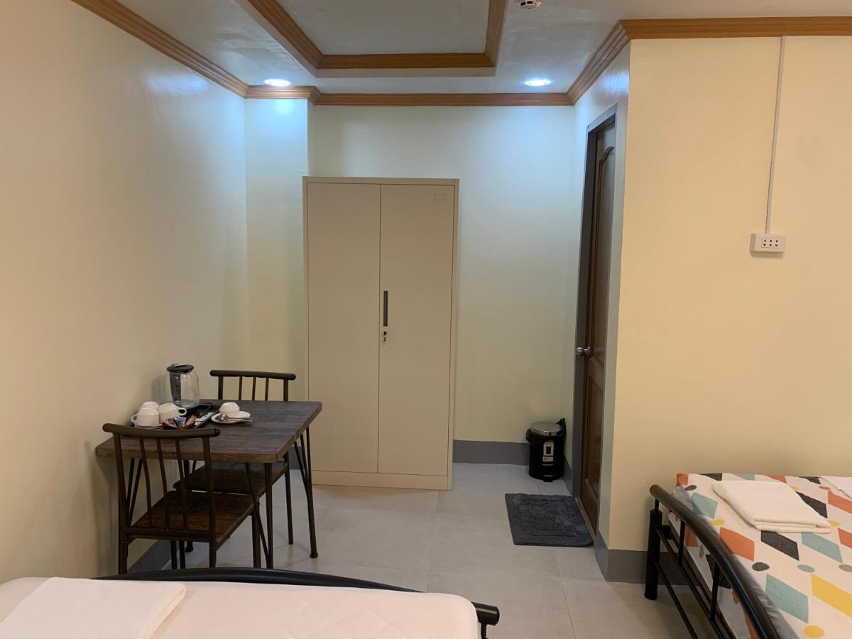 Zl Travelers Inn Batuan Экстерьер фото