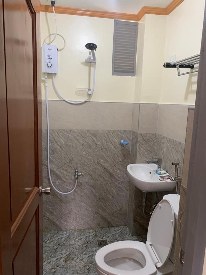 Zl Travelers Inn Batuan Экстерьер фото
