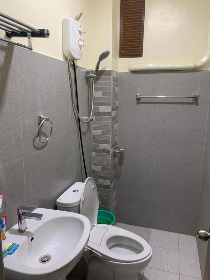 Zl Travelers Inn Batuan Экстерьер фото