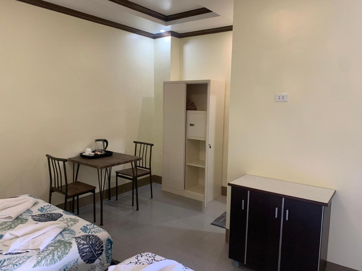 Zl Travelers Inn Batuan Экстерьер фото