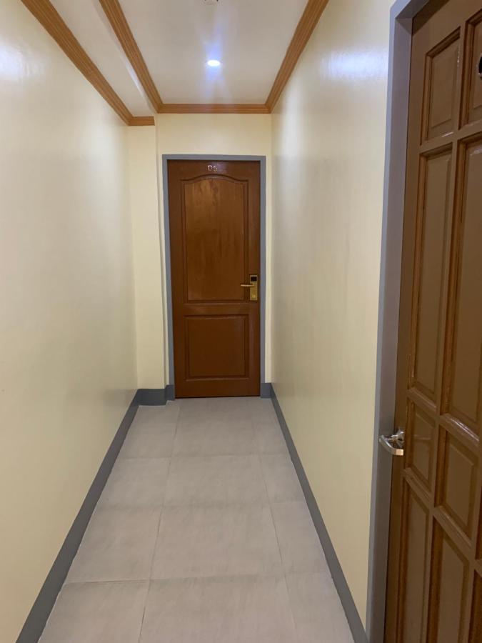 Zl Travelers Inn Batuan Экстерьер фото