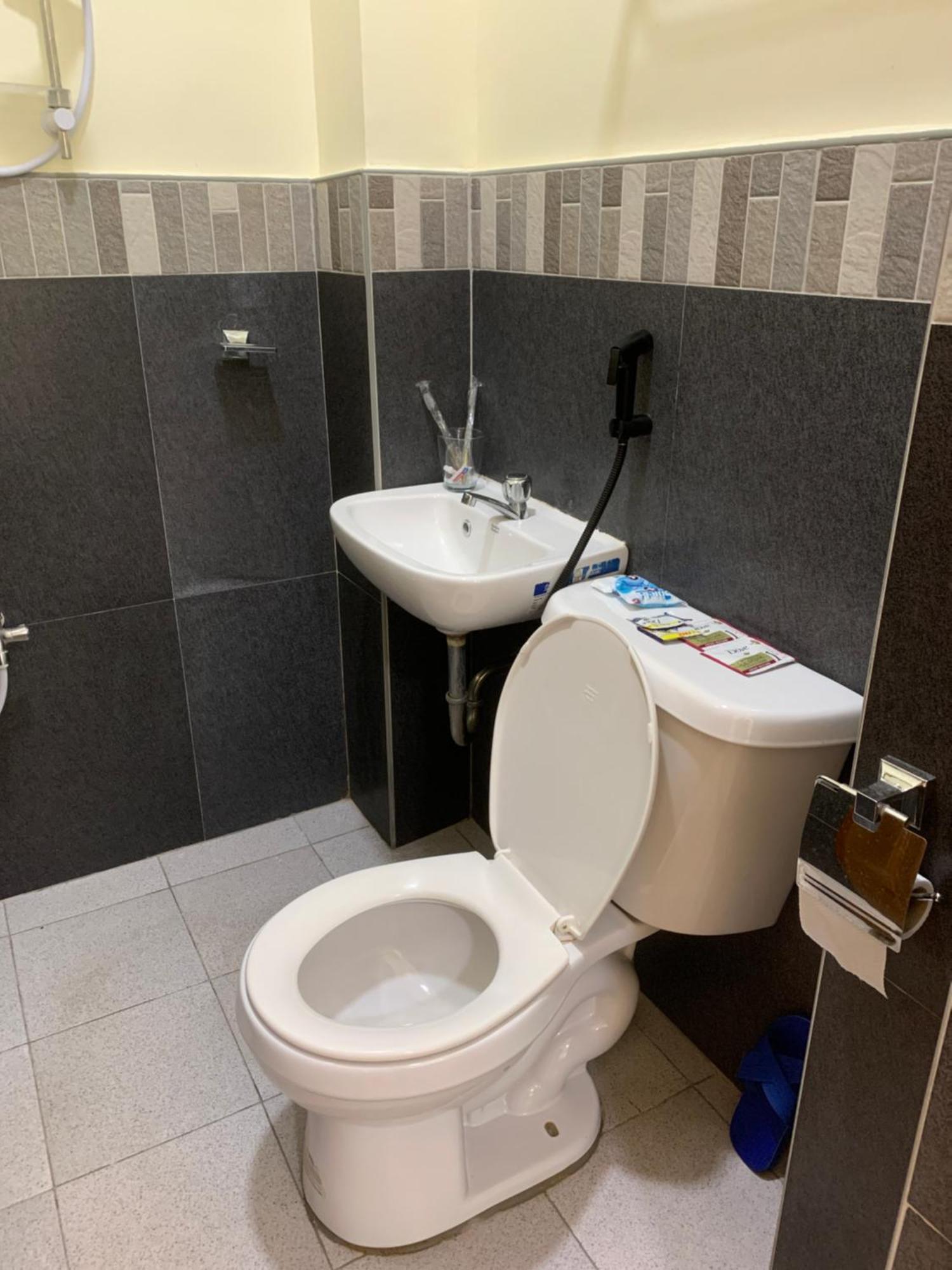 Zl Travelers Inn Batuan Экстерьер фото