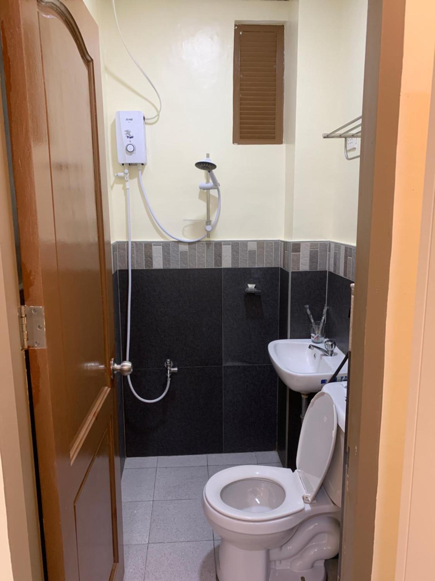 Zl Travelers Inn Batuan Экстерьер фото