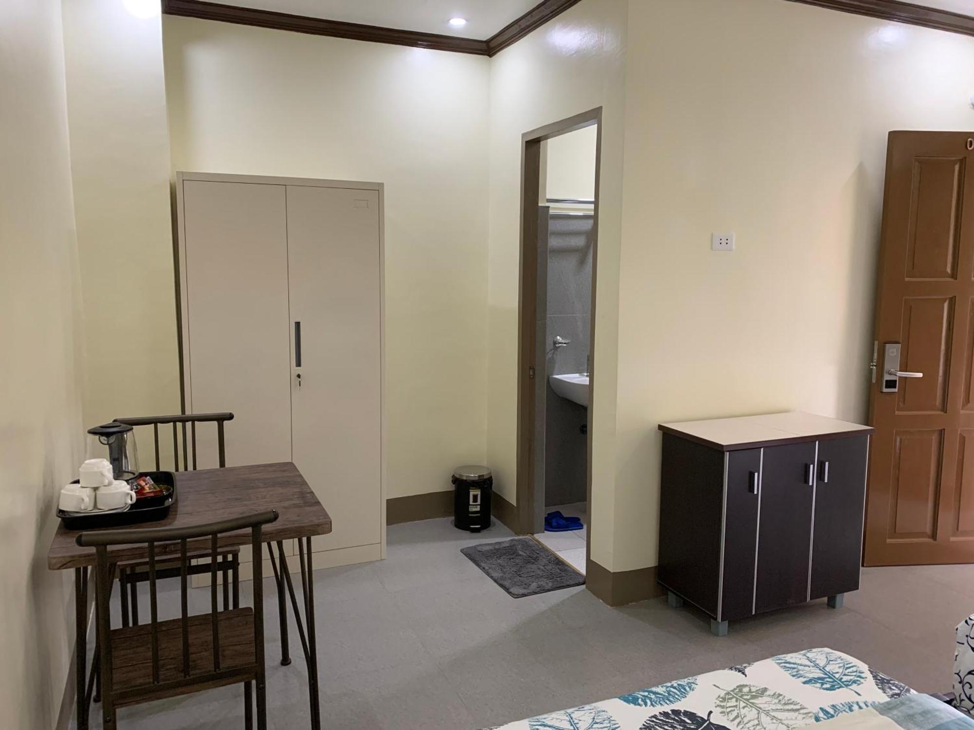 Zl Travelers Inn Batuan Экстерьер фото