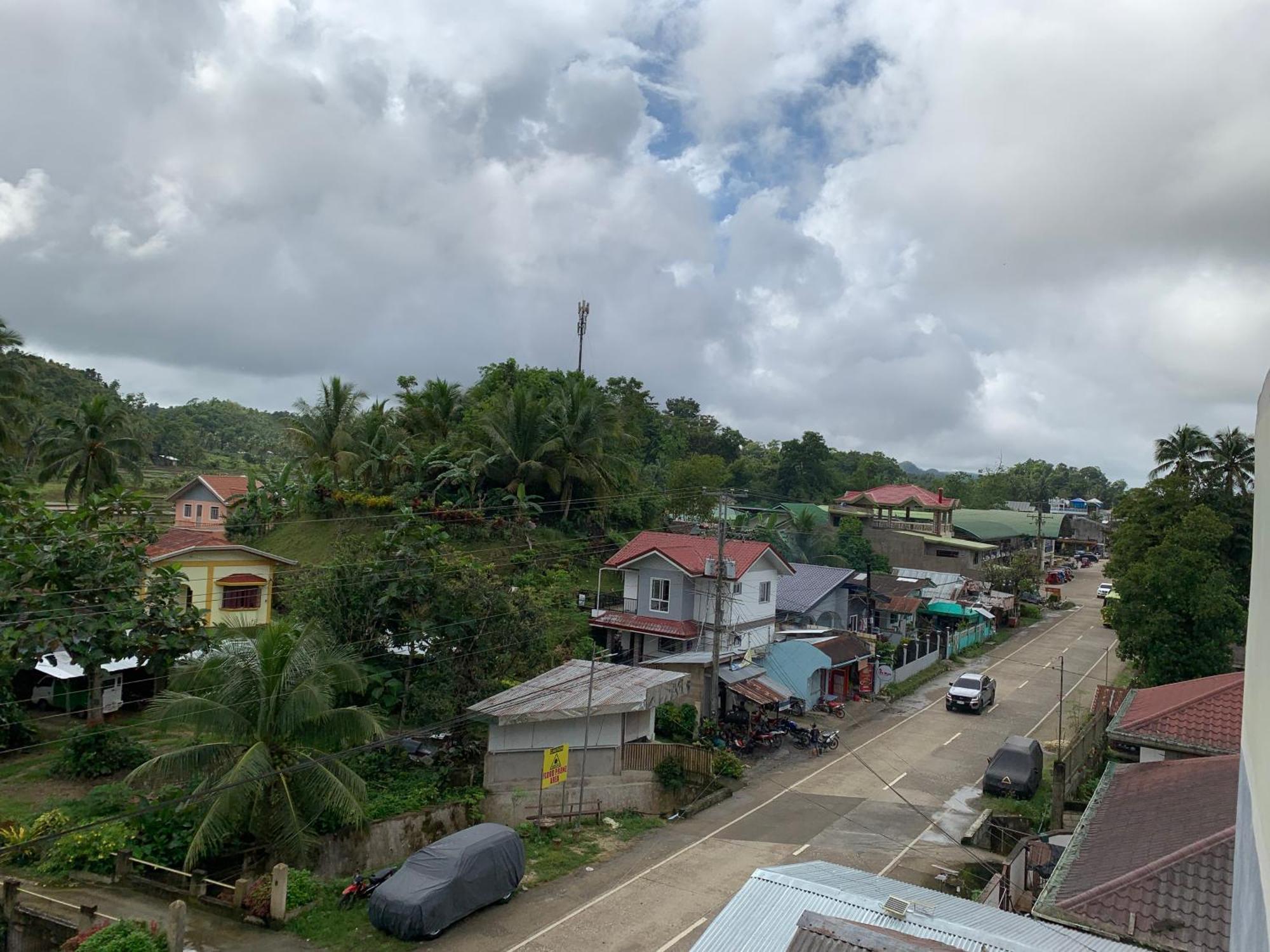 Zl Travelers Inn Batuan Экстерьер фото