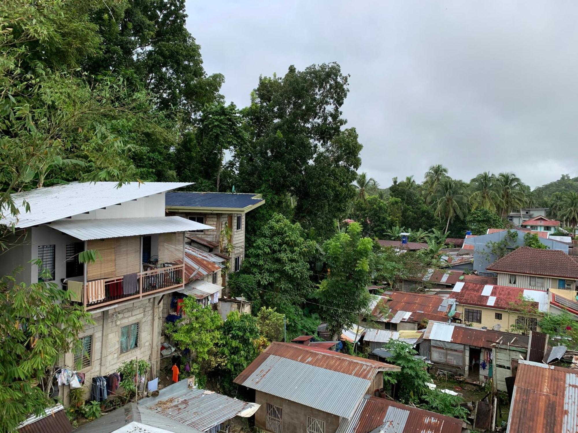 Zl Travelers Inn Batuan Экстерьер фото