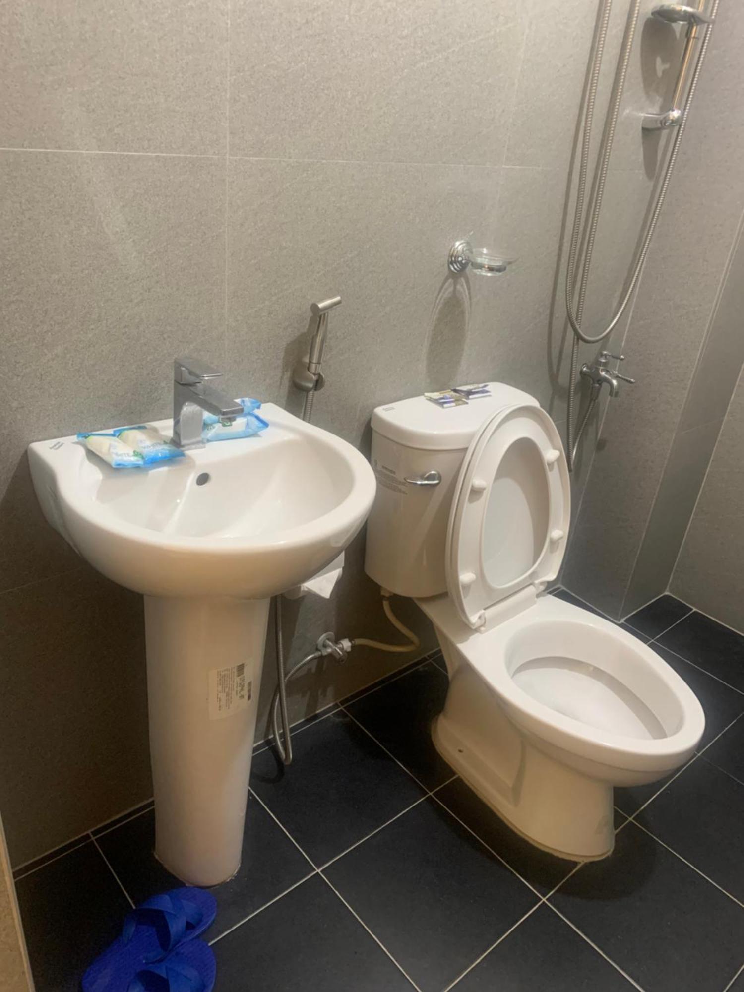 Zl Travelers Inn Batuan Экстерьер фото