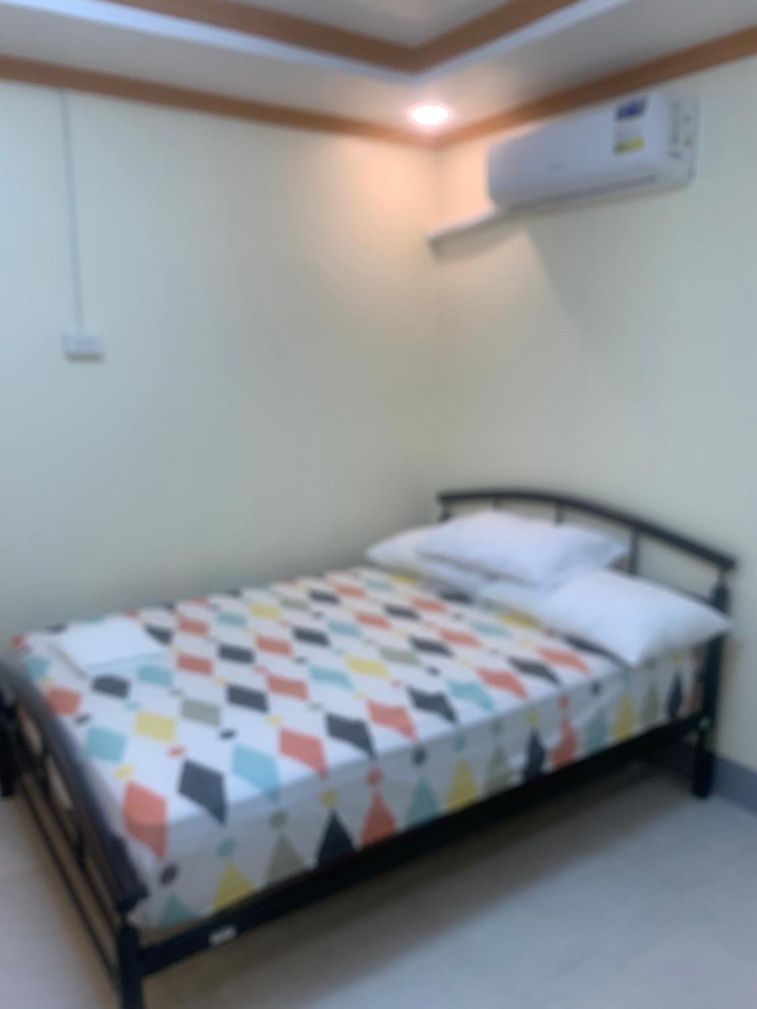 Zl Travelers Inn Batuan Экстерьер фото