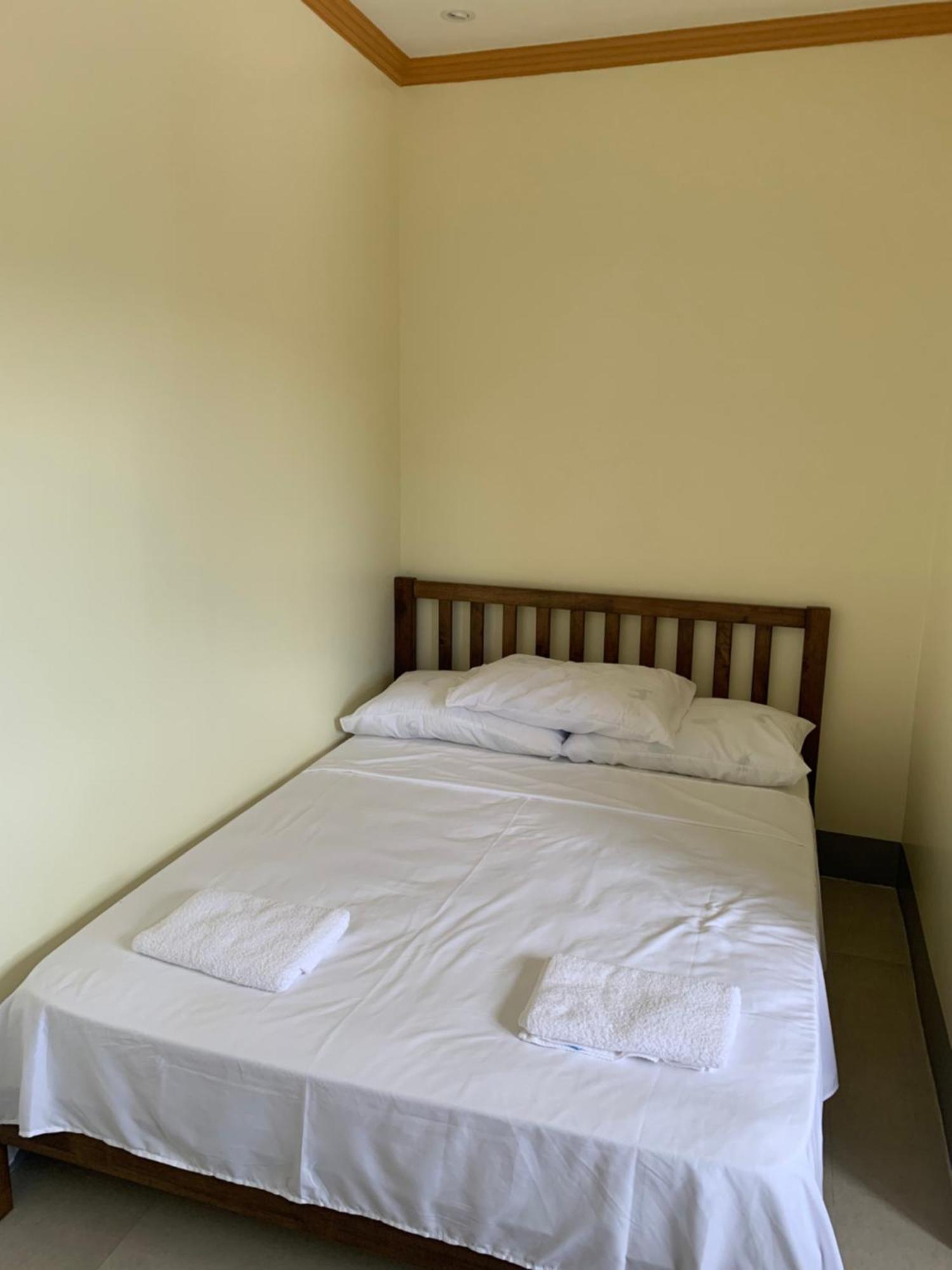 Zl Travelers Inn Batuan Экстерьер фото